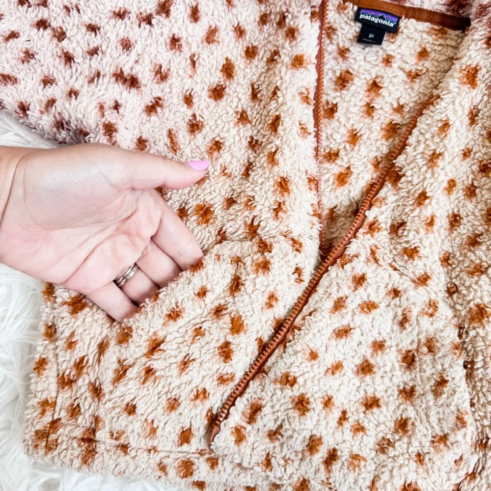 Patagonia | Toddler Furry Jacket - Picture 5 of 6